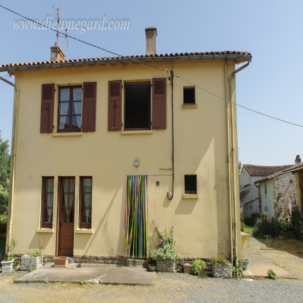 Offres de vente Maison Azay-le-Brûlé 79400